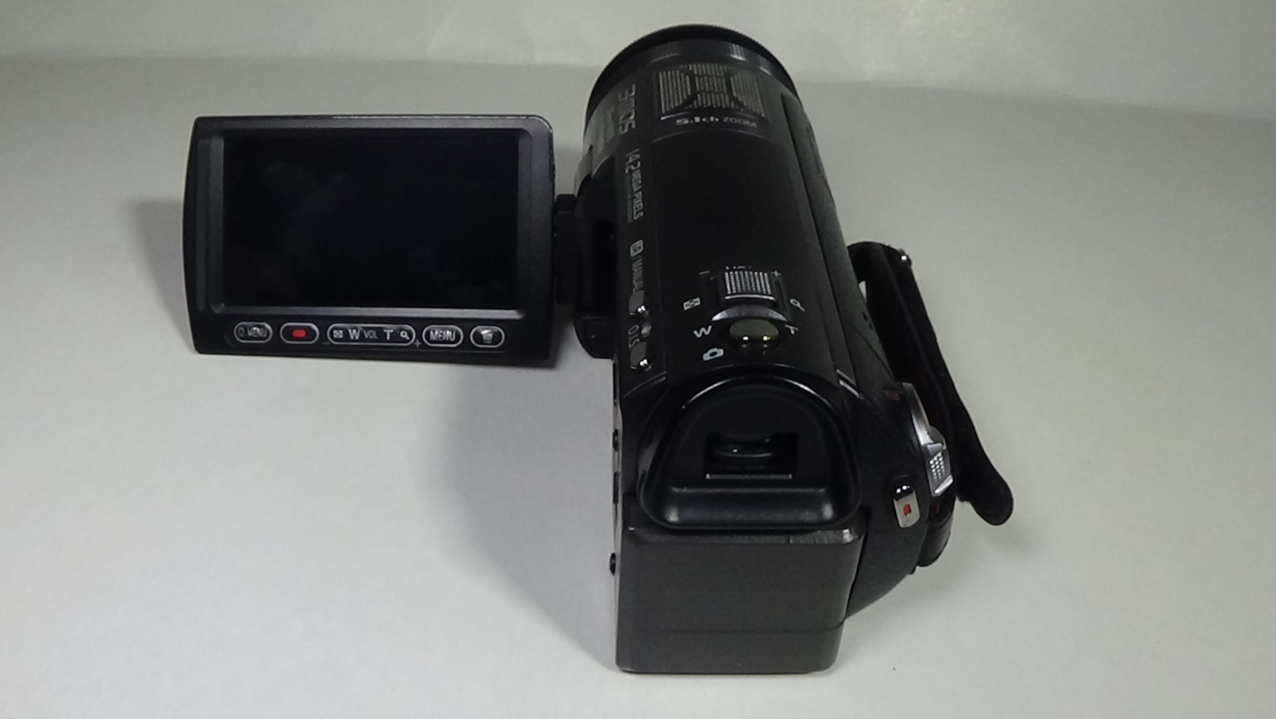 Filmadora panasonic hdc-tm700 uma potência compacta modo de fotografia que permite tirar fotos - Imagem 11