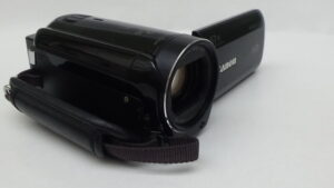 Filmadora canon hf-r700 para gravar depoimentos e entrevistas com foco nítido e áudio claro.