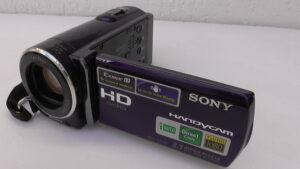 Filmadora sony hdr-cx110 usada de filmagem semi profissional uma qualidade de som impecável.