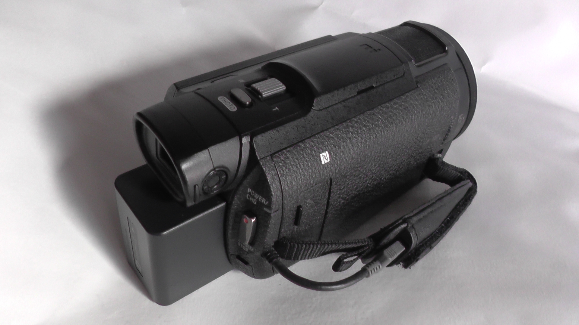 filmadora sony fdr-ax33 4k compacta e discreta para todas as ocasiões. leveza e praticidade. - Imagem 11