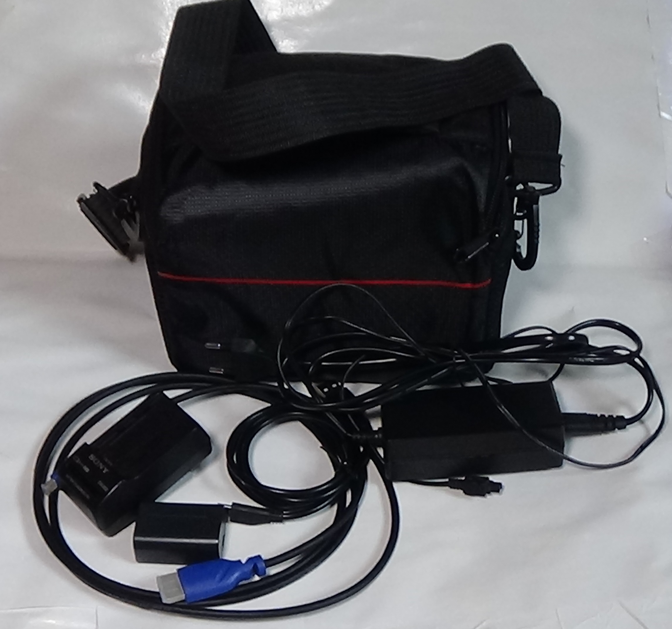 filmadora sony hdr-cx675 pequena no tamanho, grande na captura. discreta e eficiente - Imagem 3